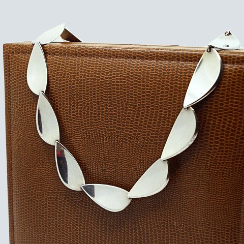 Hans Hansen; Necklace of sterling silver, no. 318 Hans Hansen; Necklace of sterling silver, no. 318